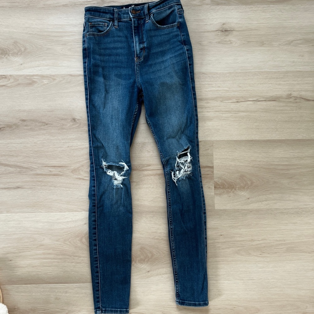 Size 25 Hollister Ultra High Rise  Super Skinny Soft Stretch